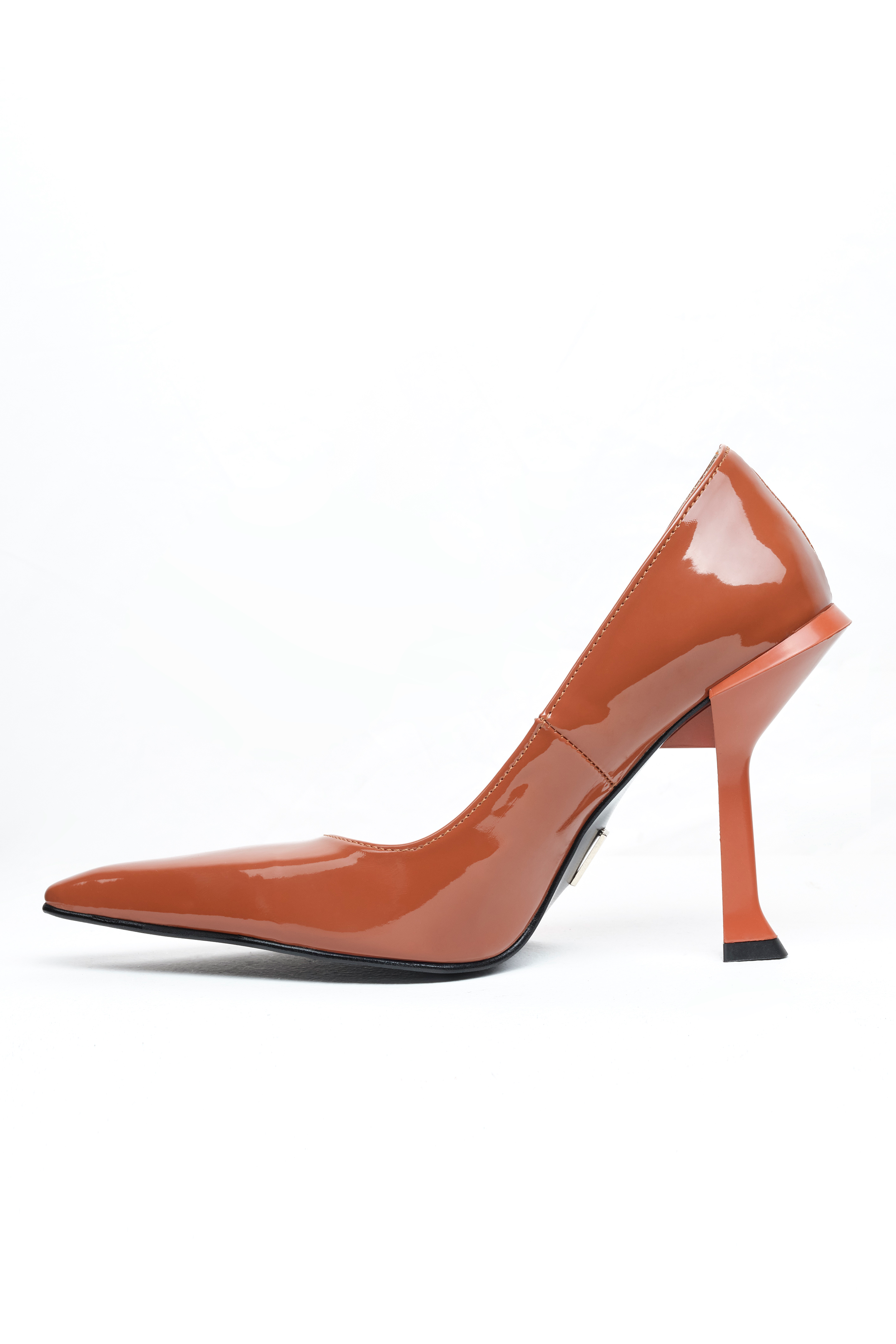 Élan – Karamel Rugan Stiletto